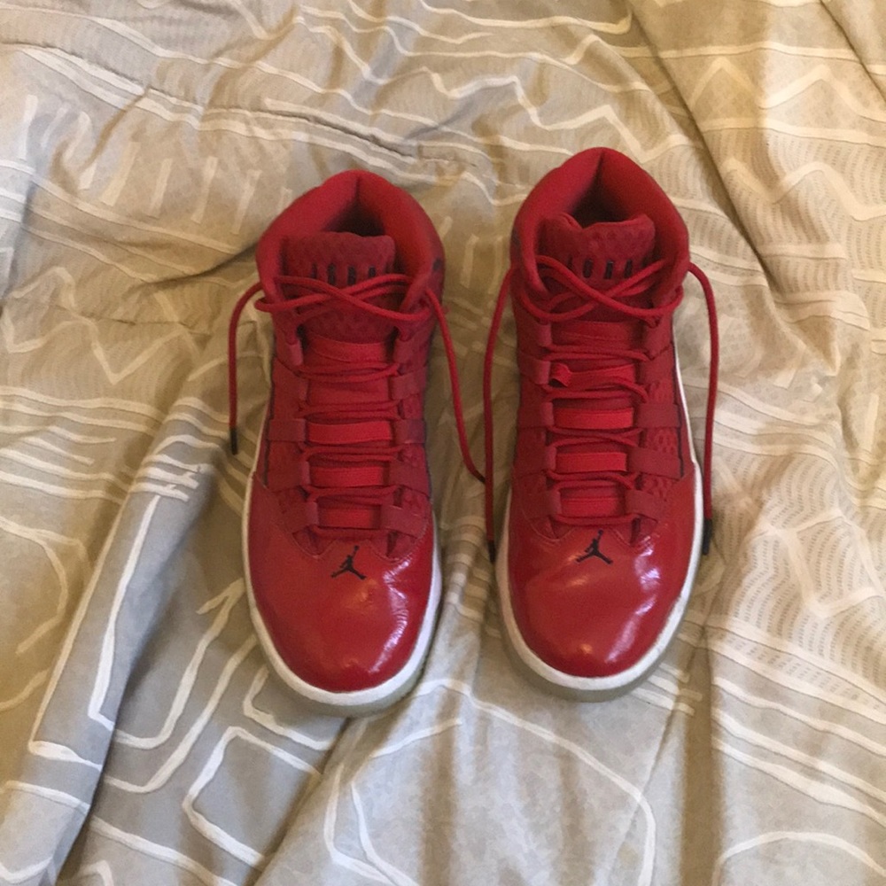 Red Jordan 6 rings .